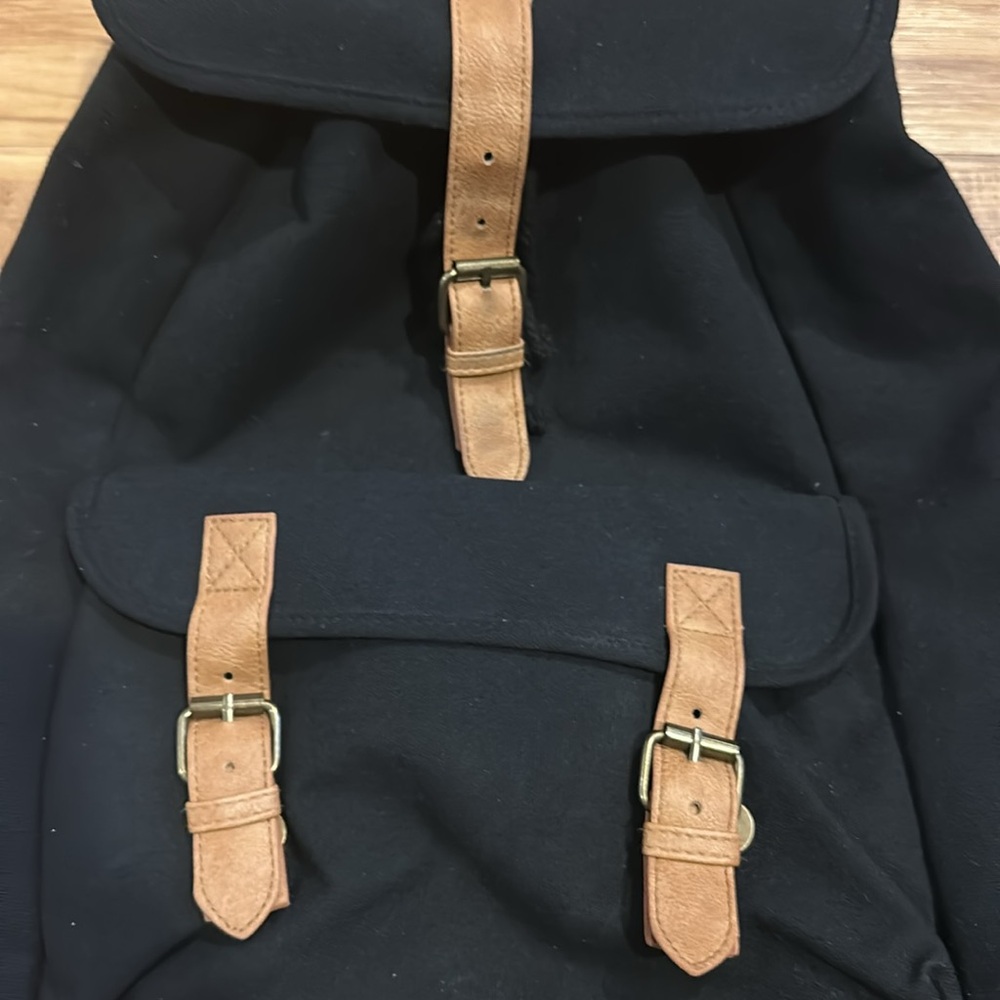 Black DSW Backpack - Picture 3 of 5